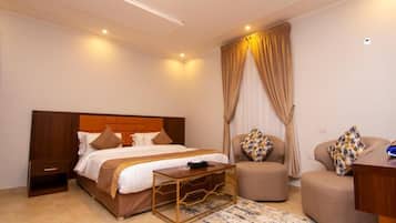 1 bedroom, premium bedding, minibar, blackout drapes