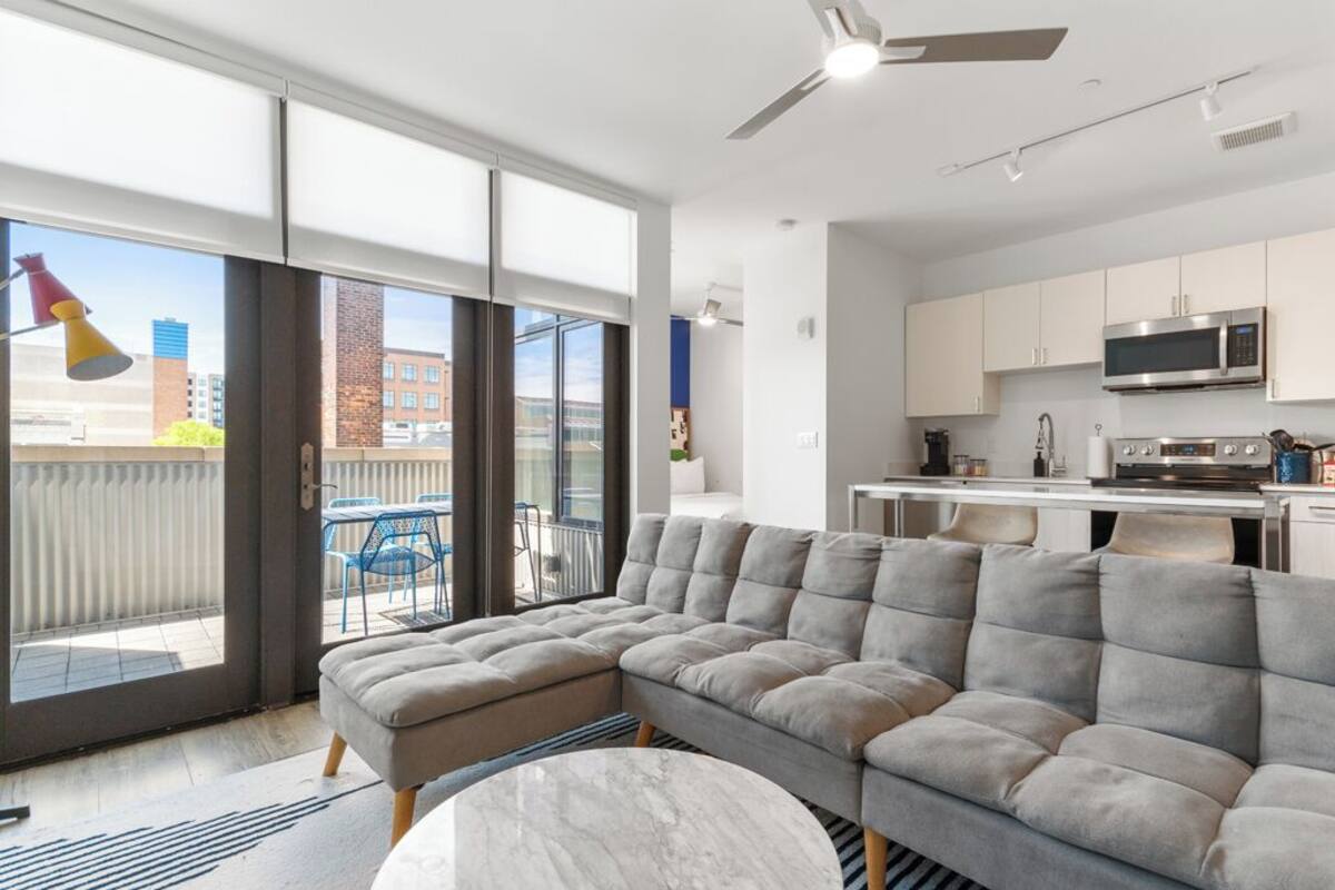 Exclusive Studio Suite, 1 Bedroom, Balcony | Desk, laptop workspace, soundproofing, iron/ironing board