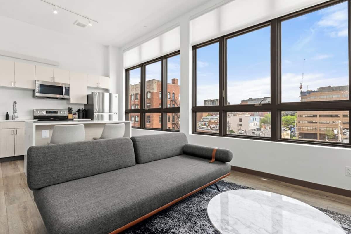Royal Apartment, 2 Bedrooms, 2 Bathrooms | Desk, laptop workspace, soundproofing, iron/ironing board