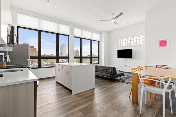 Royal Apartment, 2 Bedrooms, 2 Bathrooms | 2 bedrooms, individually decorated, individually furnished, desk