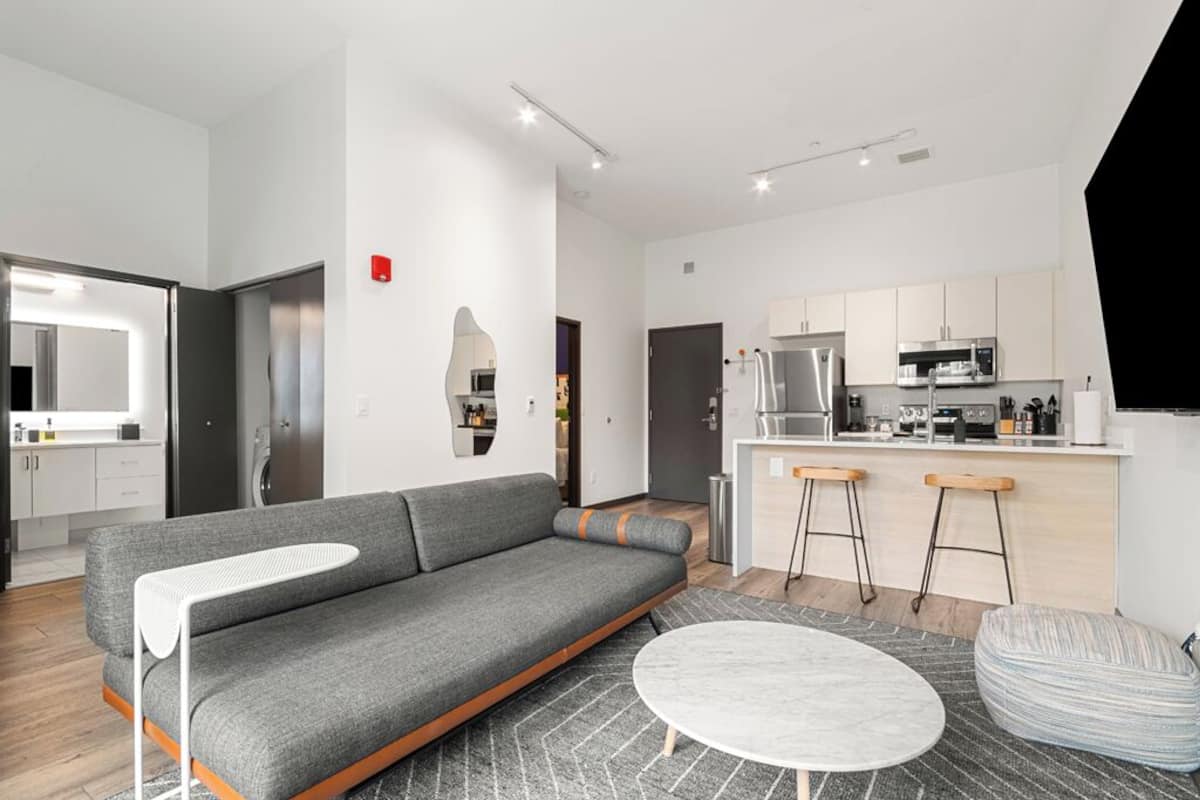 Signature Apartment, 2 Bedrooms, Balcony | Desk, laptop workspace, soundproofing, iron/ironing board