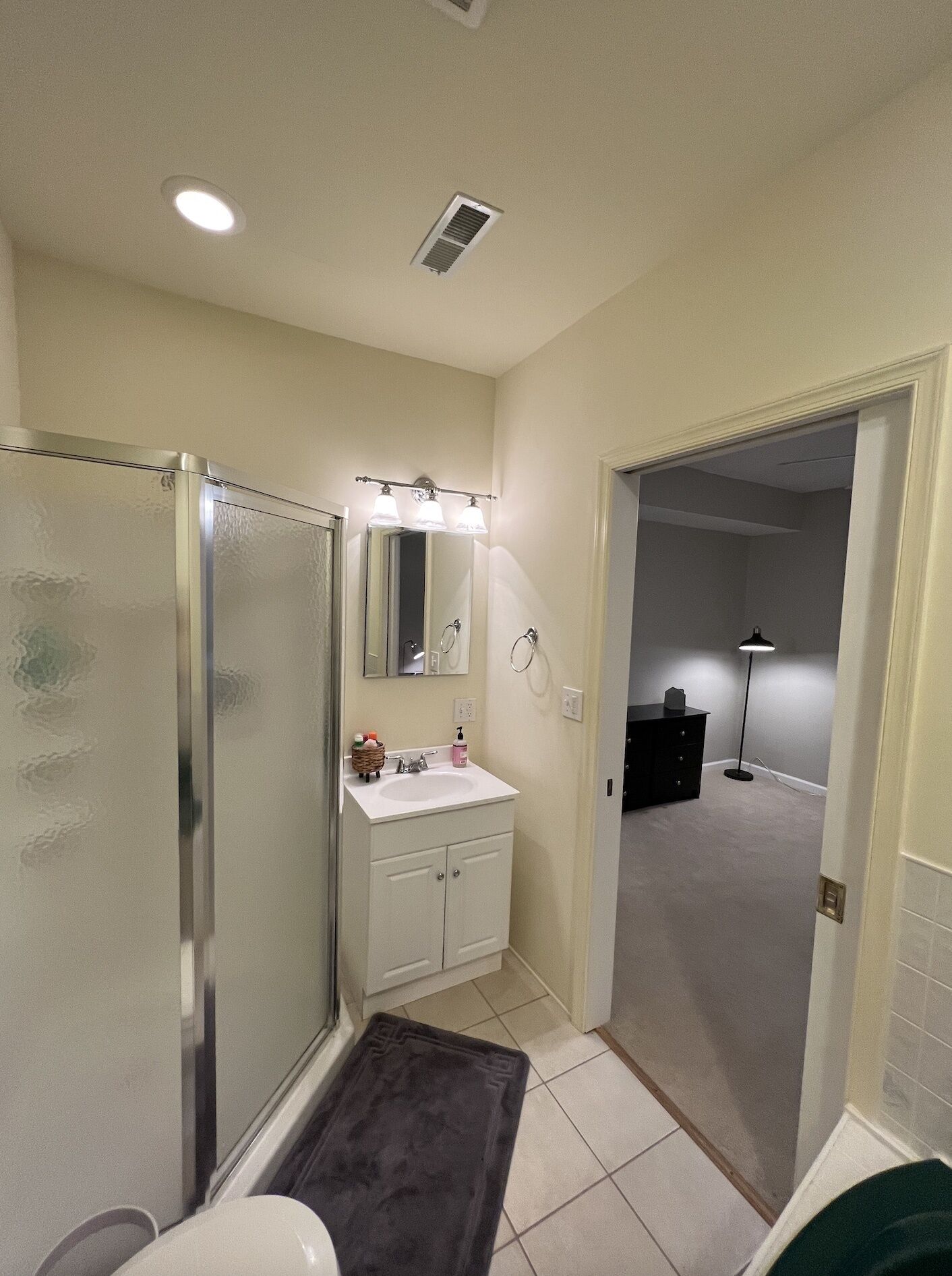 Majestic Mountain House with Game room, deck, 2 mins from ski slopes