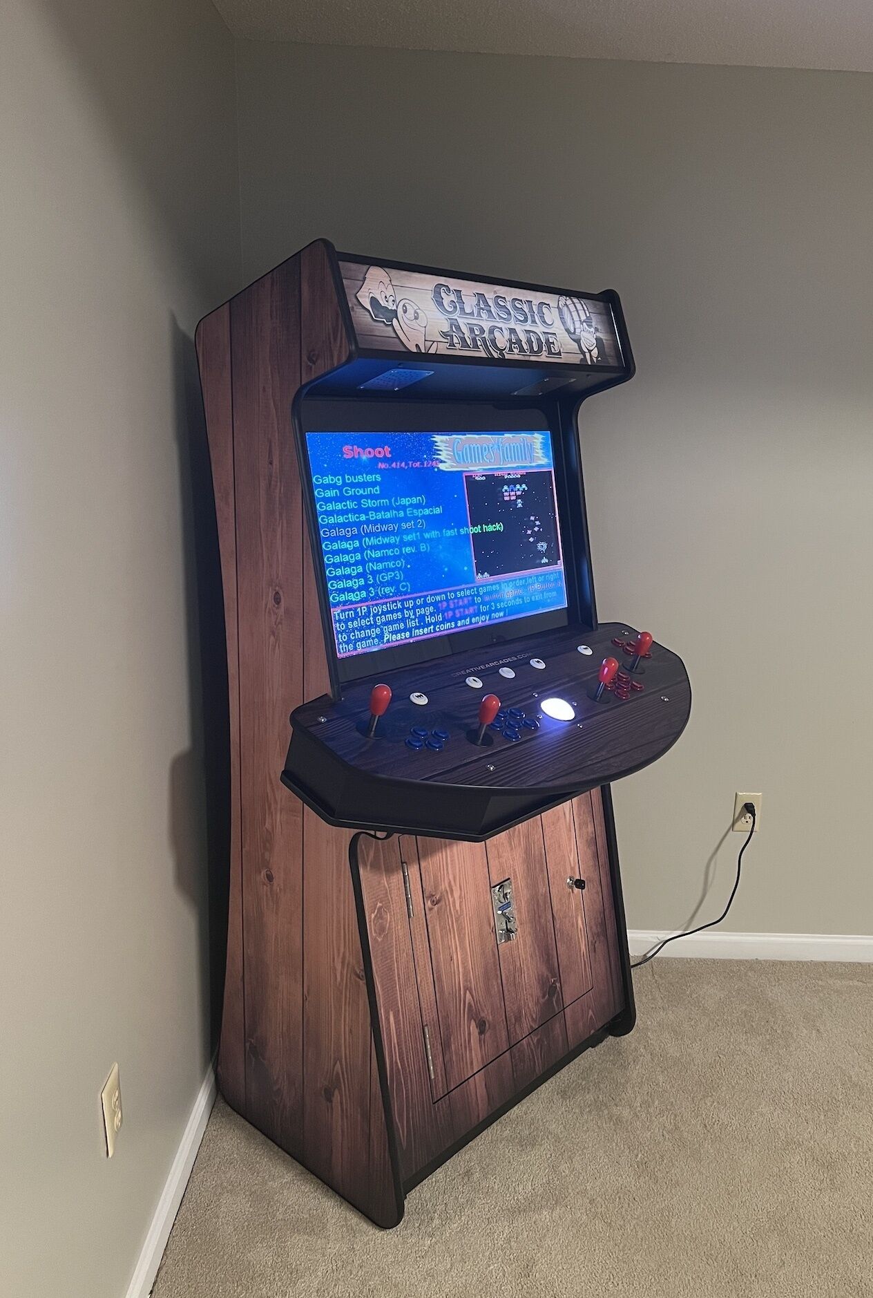 Majestic Mountain House with Game room, deck, 2 mins from ski slopes