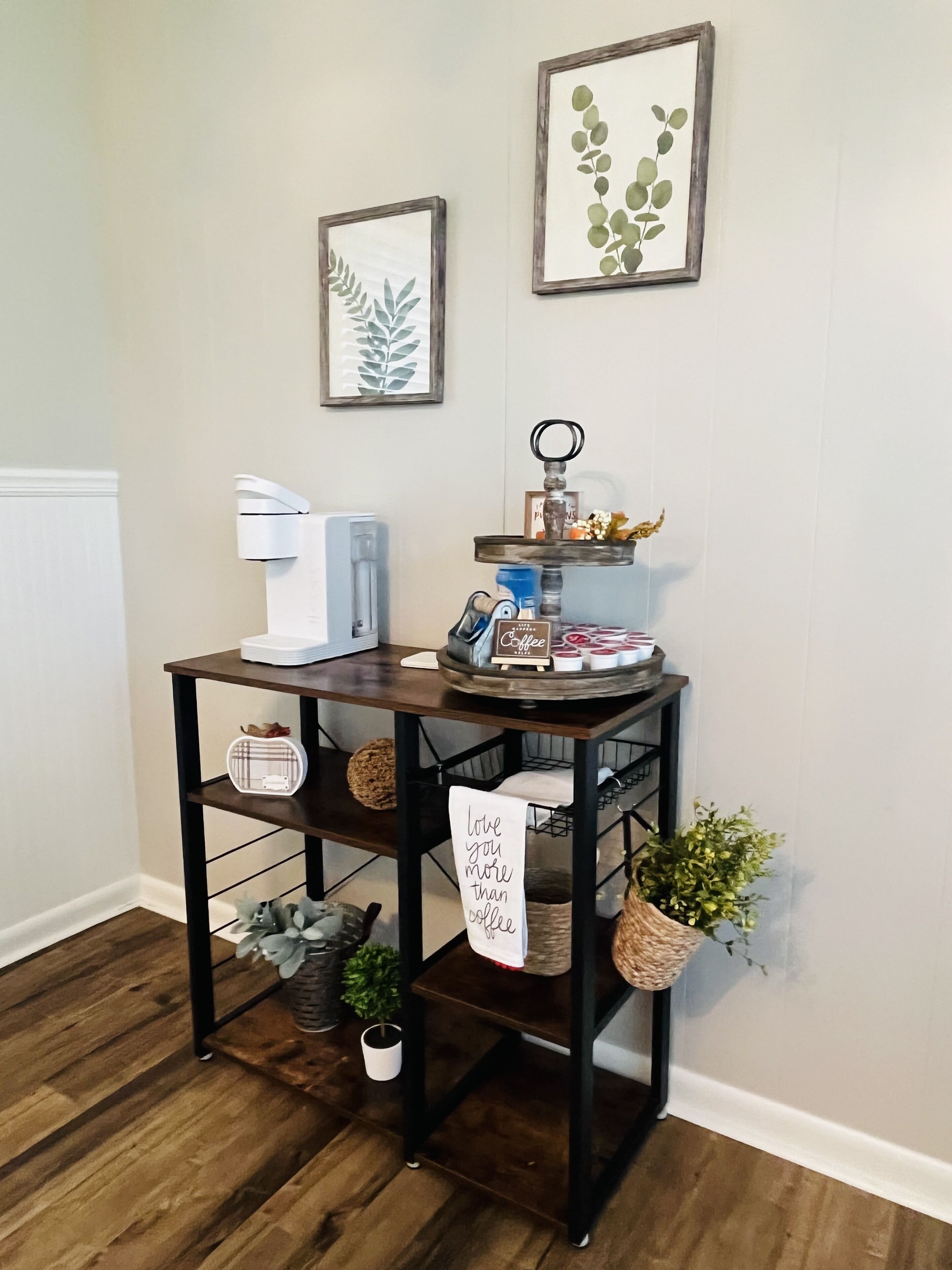 Carmi’s Casa - 3 Bedroom / 2 Bathroom Ranch