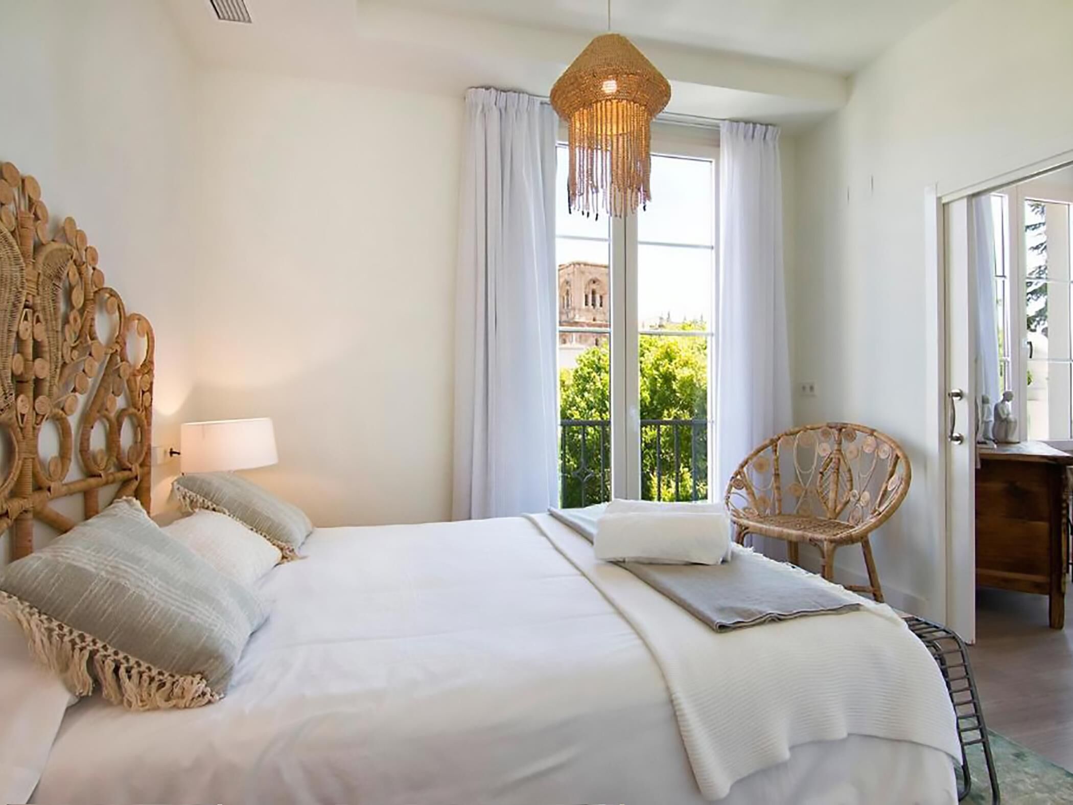 1 dormitorio, tabla de planchar con plancha, Internet y ropa de cama