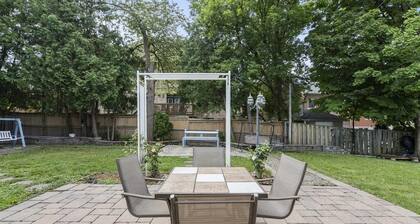3 BED/2 BATH cozy BUNGALOW in prestigious neighborhood of Richmond Hill- sleep 6