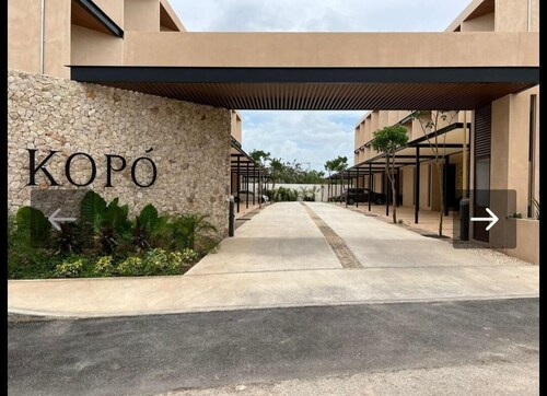 New & beautiful apartment (GF) with private pool