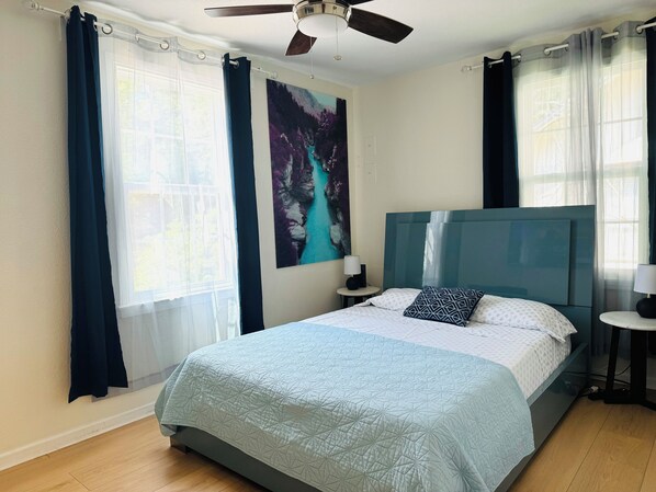 2 bedrooms, iron/ironing board, free WiFi, bed sheets