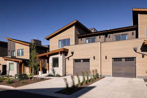 Exterior - Copper John townhome w/private hot tub, close to Town Center - Lone Peak Luxury Escape (Big Sky)