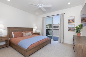 4 bedrooms, iron/ironing board, free WiFi, bed sheets - Copper John townhome w/private hot tub, close to Town Center - Lone Peak Luxury Escape (Big Sky)