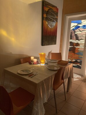 Dining - Convenient, close to the sea and a hundred cities  (Livorno)