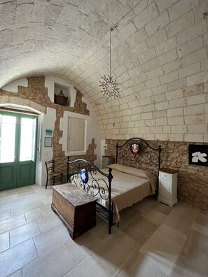 1 bedroom, iron/ironing board, travel crib, internet