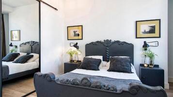 1 slaapkamer, een strijkplank/strijkijzer, internet, beddengoed