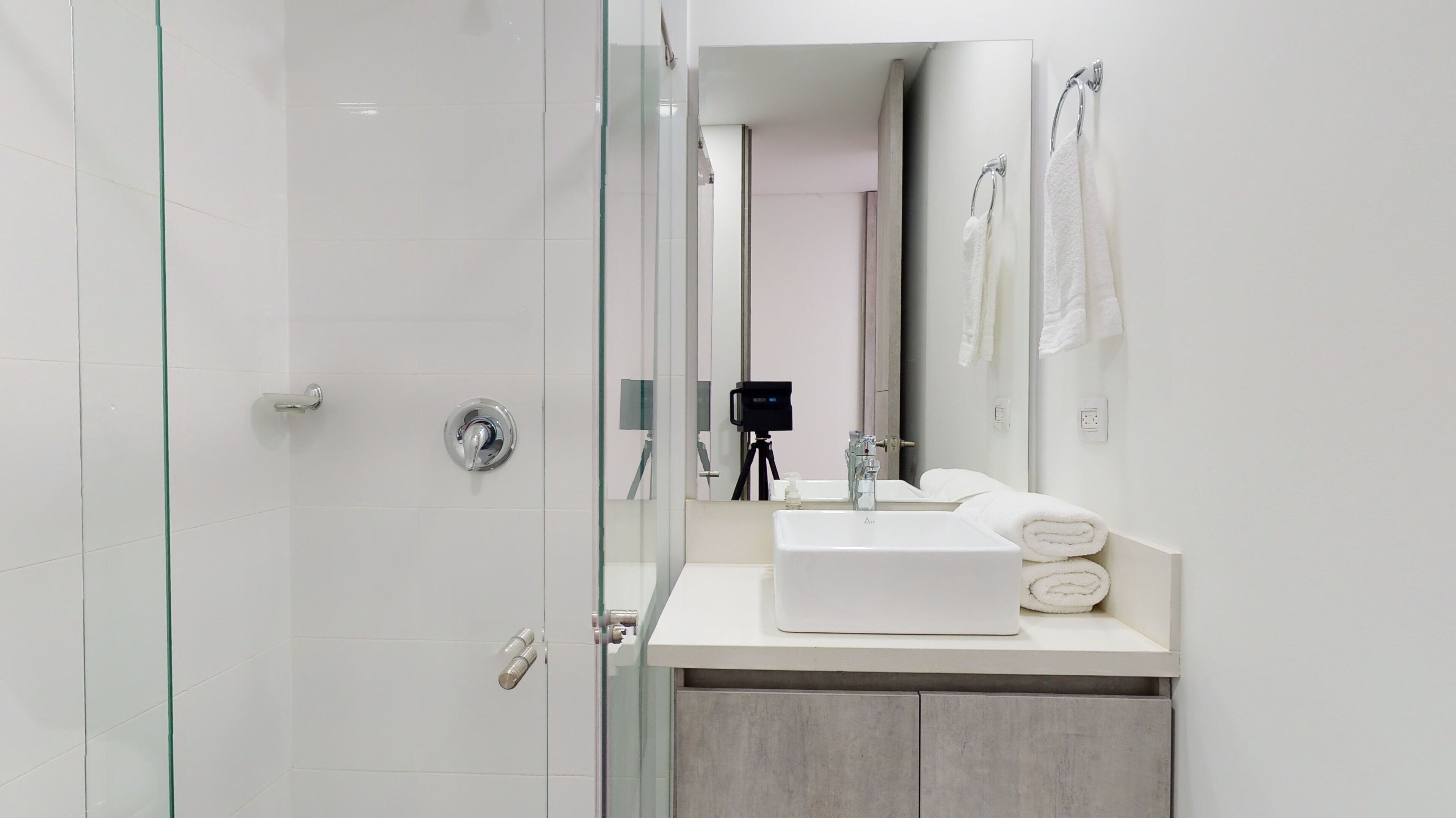 ESPECTACULAR APARTAMENTO EN UNICENTRO DE DOS HAB