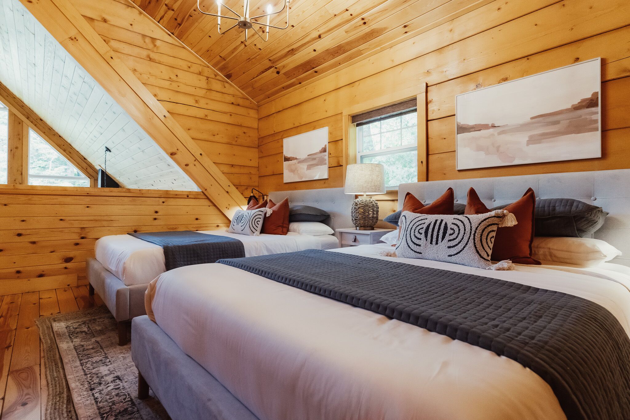 Boutique All Wood Cottage in the Woods