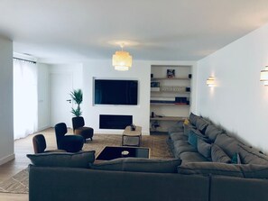 TV connectée, cheminée