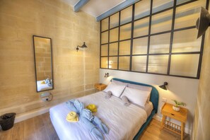 1 chambre, fer et planche Ă repasser, Wi-Fi gratuit, draps fournis