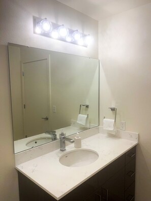 シャワー付き浴槽