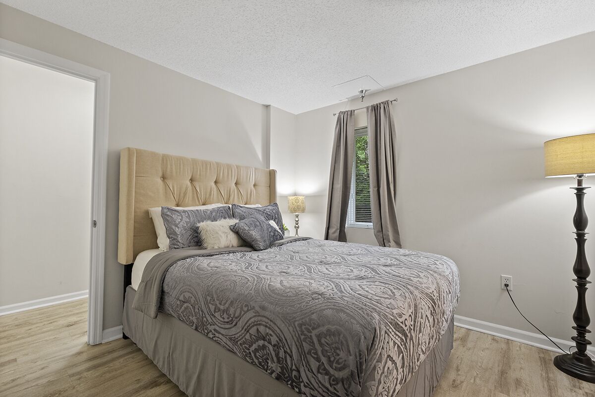 10-Minutes Walk To Gatlinburg Main Attractions W/ Indoor Pool, Hot Tub & Balcony