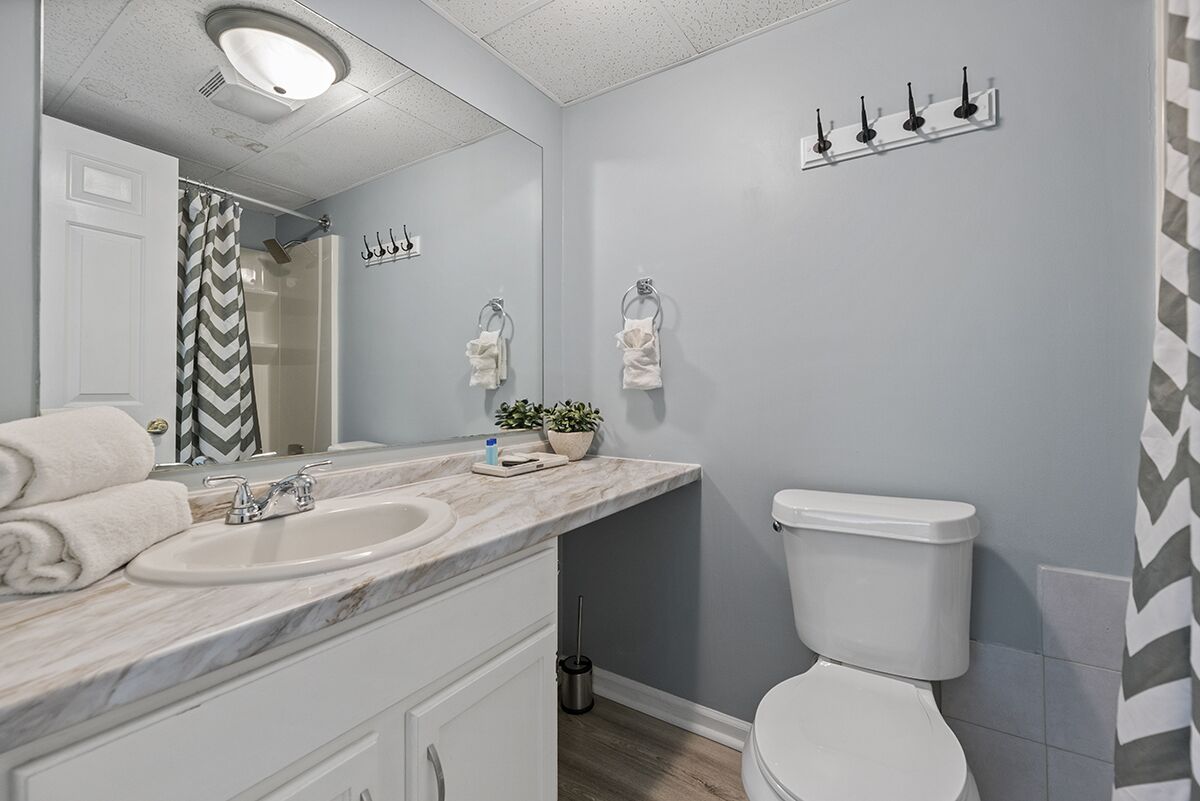 10-Minutes Walk To Gatlinburg Main Attractions W/ Indoor Pool, Hot Tub & Balcony