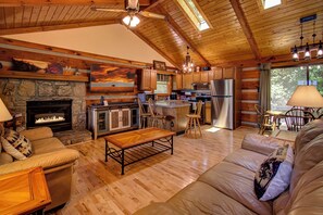 Smart TV, fireplace, stereo