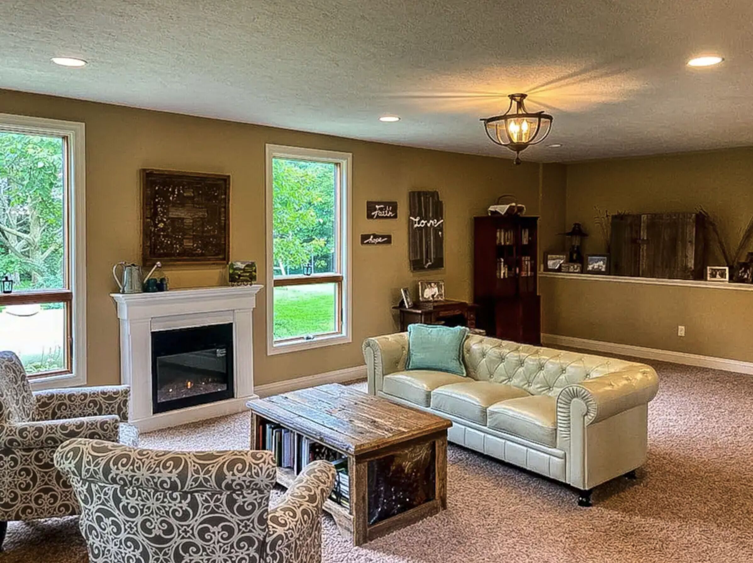 5 Bedroom Home w/King Suite - Sleeps 16!