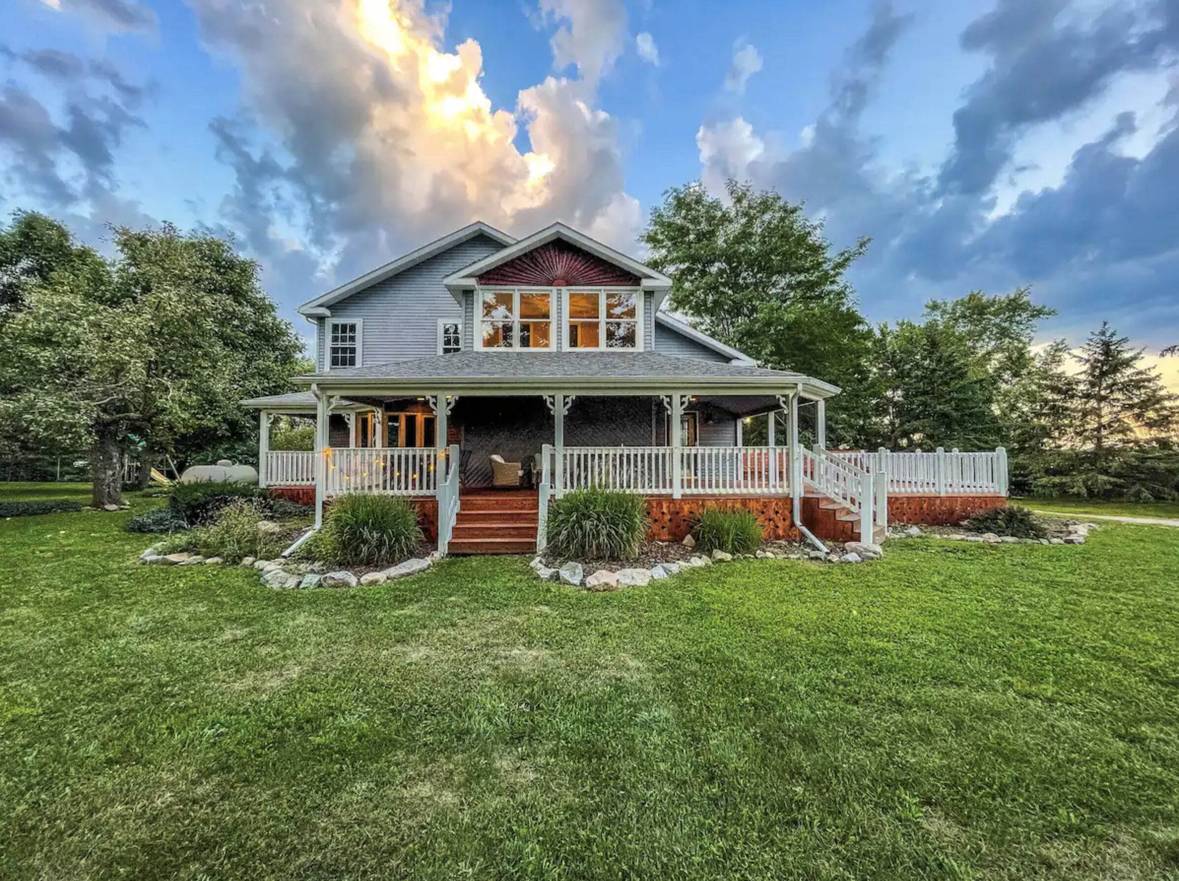 5 Bedroom Home w/King Suite - Sleeps 16!