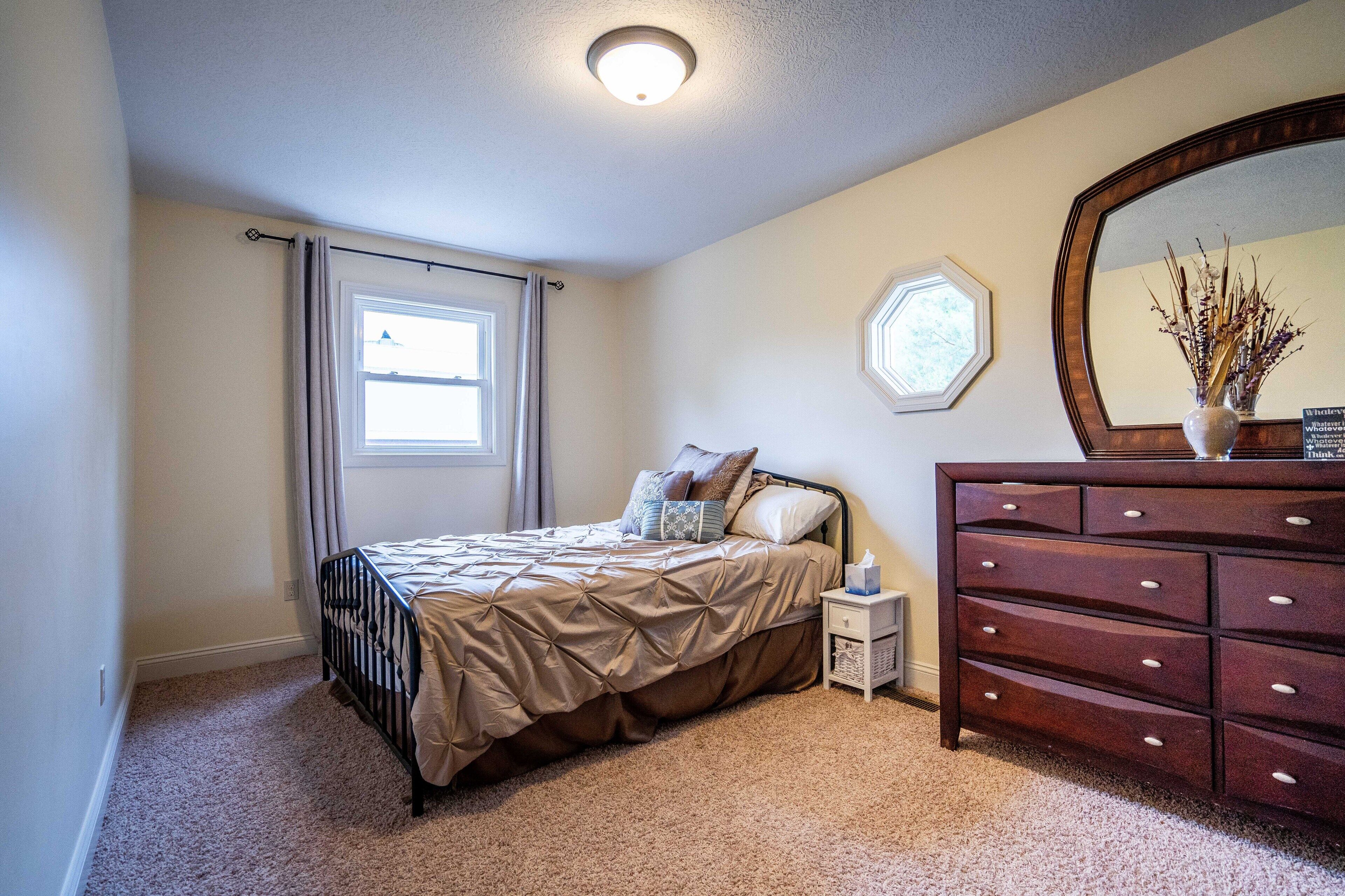 5 Bedroom Home w/King Suite - Sleeps 16!