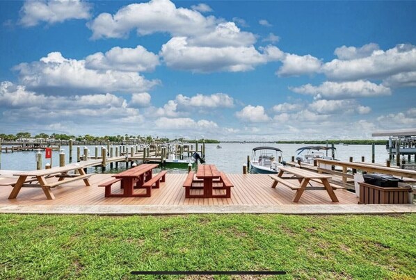 Outdoor dining - Floridian Flamingo Casita, 201 (Englewood)