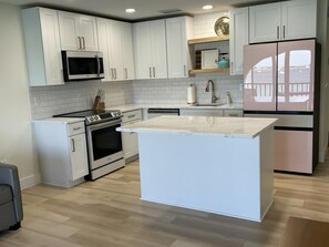 Private kitchen - Floridian Flamingo Casita, 201 (Englewood)