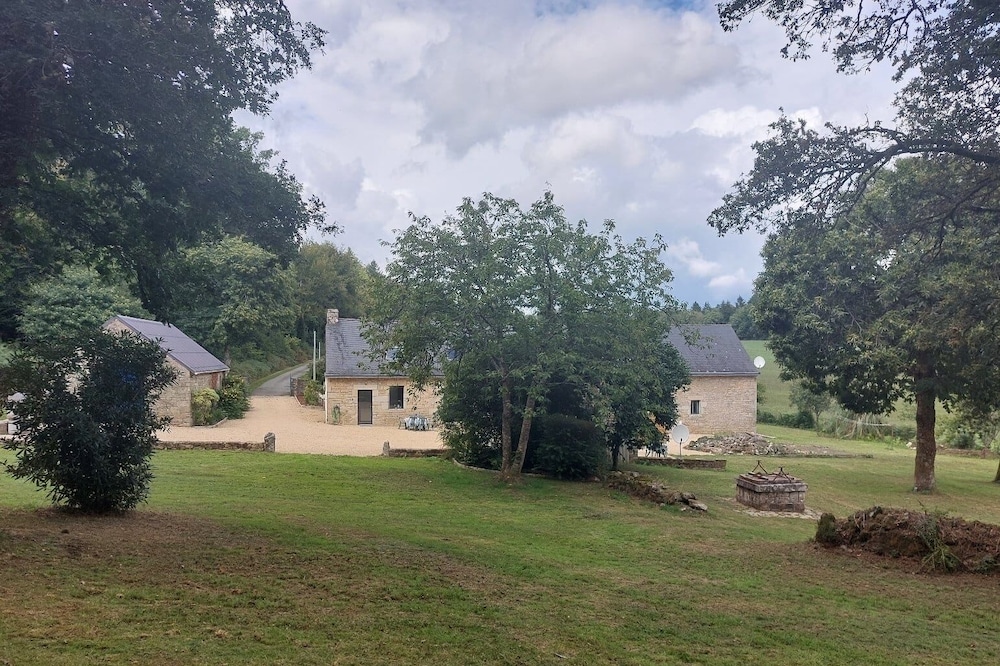Grande Maison Dans une Propriété de Caractère