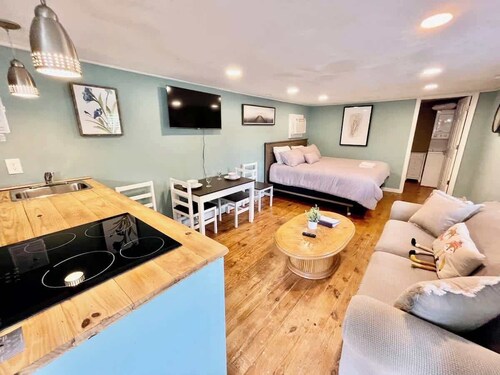 Tiny home all to yourself 1hr from OBX