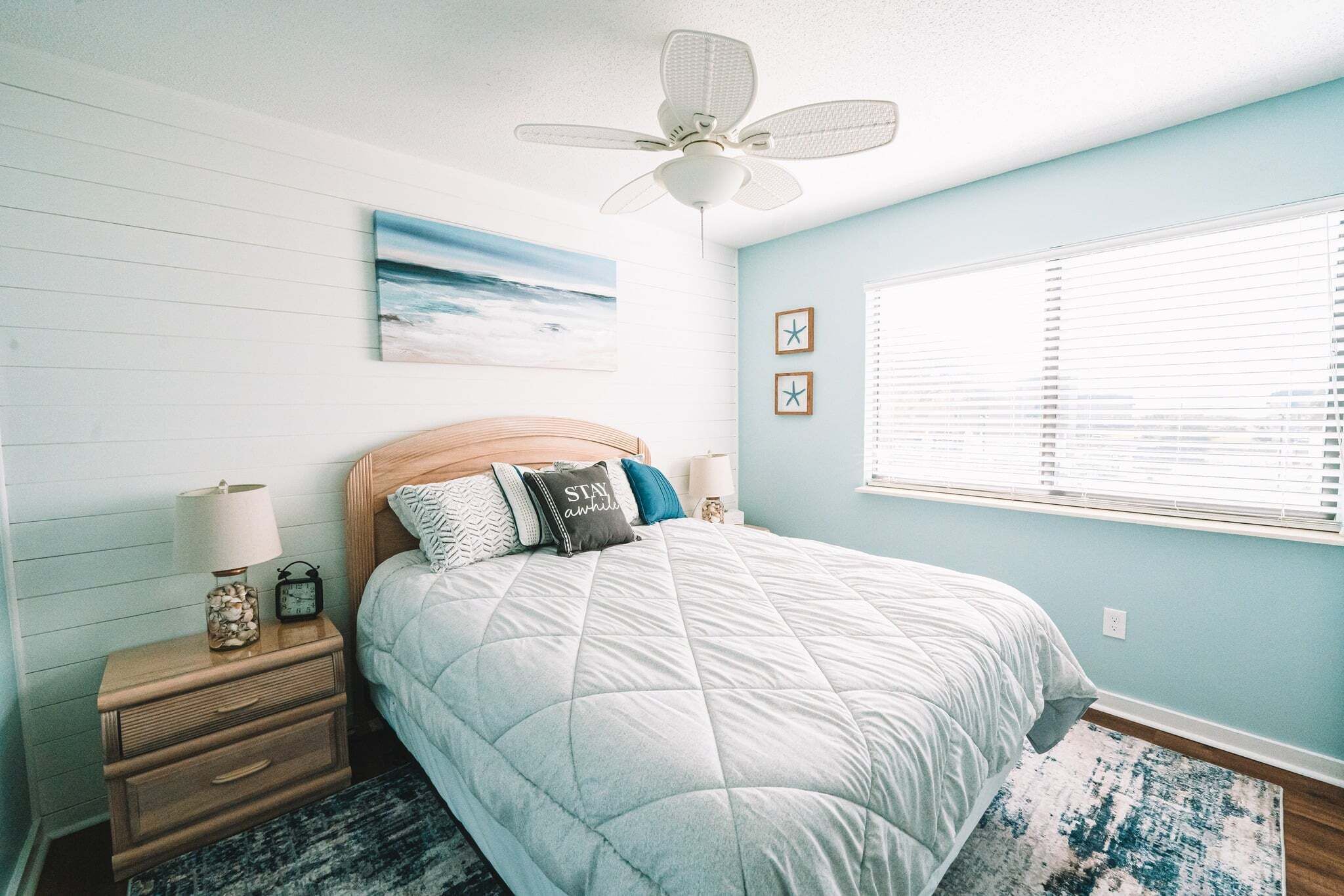 Gorgeous 2 bed 2 bath 1st flr condo walk 2 beach