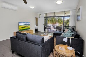Smart TV, books