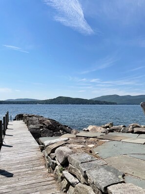 On the beach, sun-loungers, beach towels - Stunning 5 BR Lakefront Home with Private Gym & Boat House (Alton)