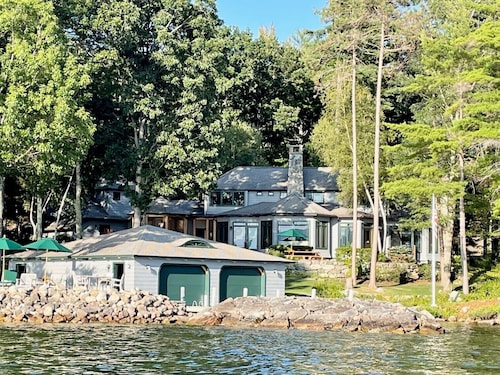 Stunning 5 BR Lakefront Home with Private Gym & Boat House