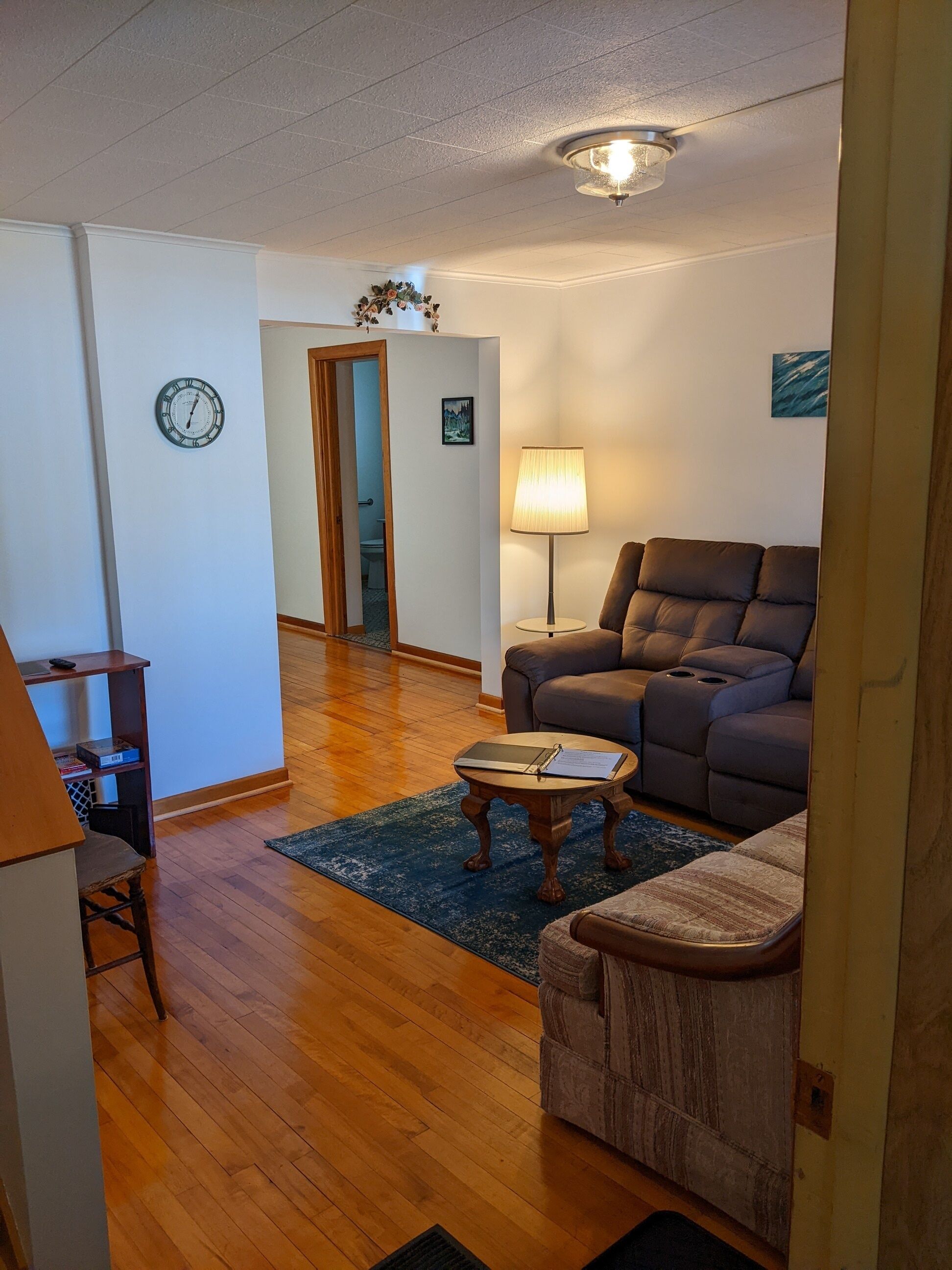 Cheerful home in Historic Calumet 3 Blocks from the snowmobile trail, Sleeps 5