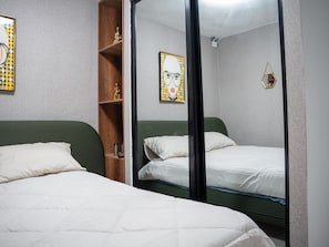 1 bedroom, in-room safe, free WiFi, bed sheets