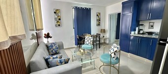 1 Bed • A/C • WiFi • Free Parking"