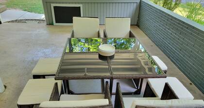 Bright, Modern Park Forest Home, 2.5m to Penn State! Breakfast included.