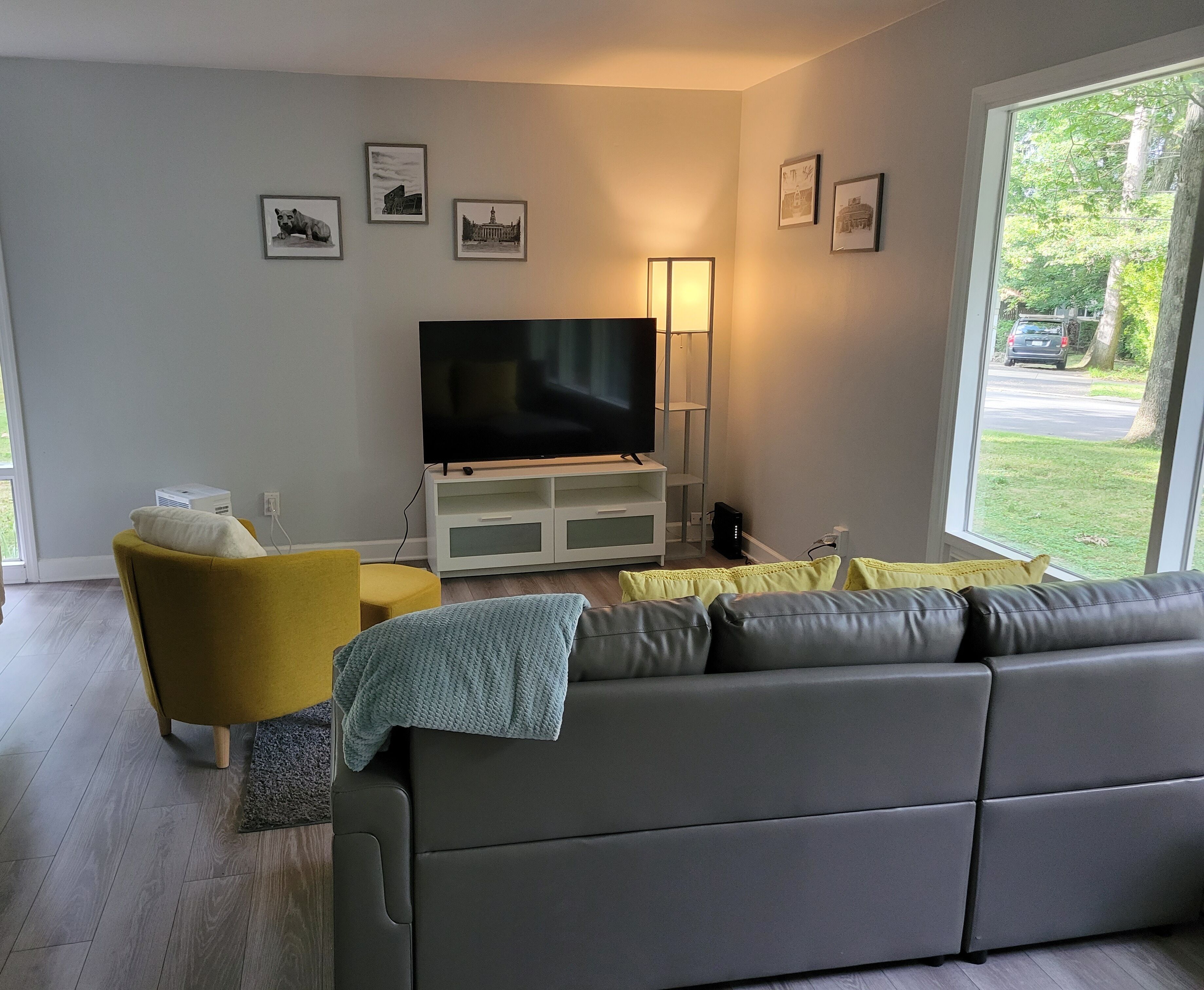 Bright, Modern Park Forest Home, 2.5m to Penn State! Breakfast included. 