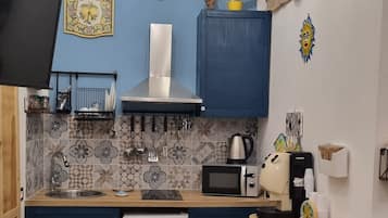 冰箱、微波炉、炉灶、茶具/咖啡用具