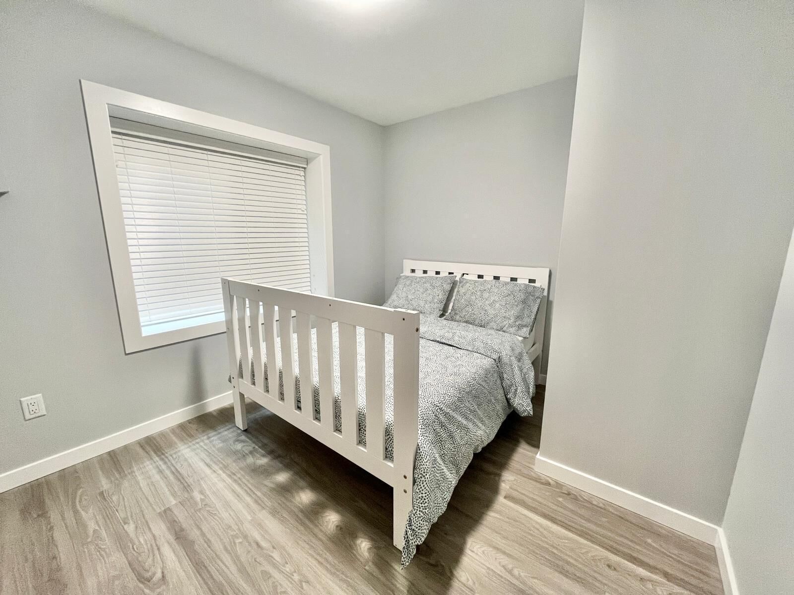 Quite & Clean Modern Private 3 Bedroom 2 Bath Suite