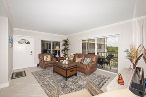 Smart TV, DVD player, table football, ping pong - Beautifully Renovated, 2 Bedrooms, 2 Baths, Bonita Beach Condo, Florida, 34134 (Bonita Springs)