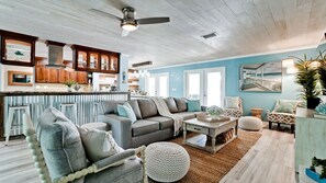 Smart TV, caminetto, videogiochi, tavolo da calcetto