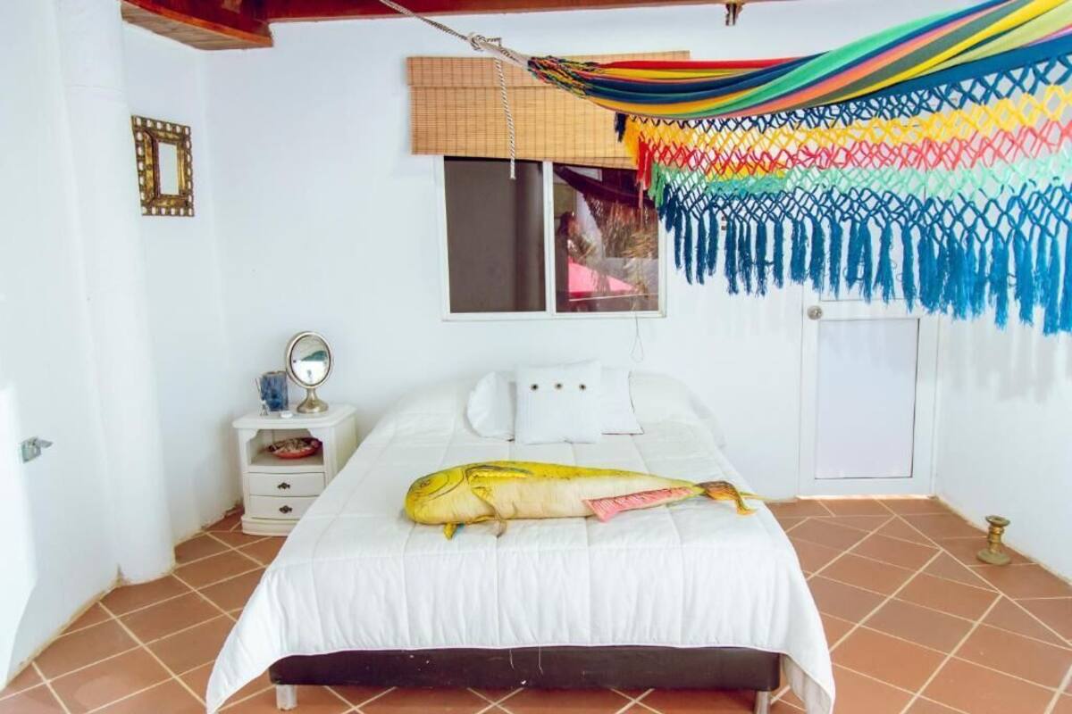 Quarto casal | Roupas de cama antialérgicas, edredons de pluma, Wi-Fi de cortesia