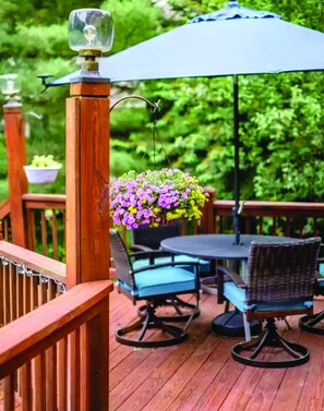 Outdoor dining - Harrisonburg Heaven on the Hill (Harrisonburg)