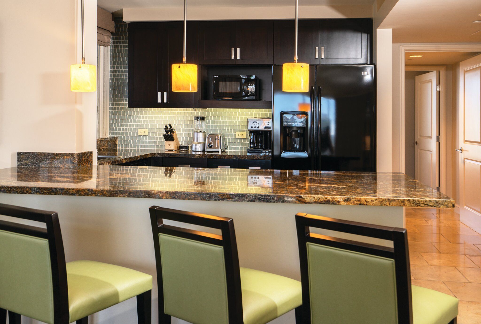 Beautiful 1BR Condo near Waikiki Beach