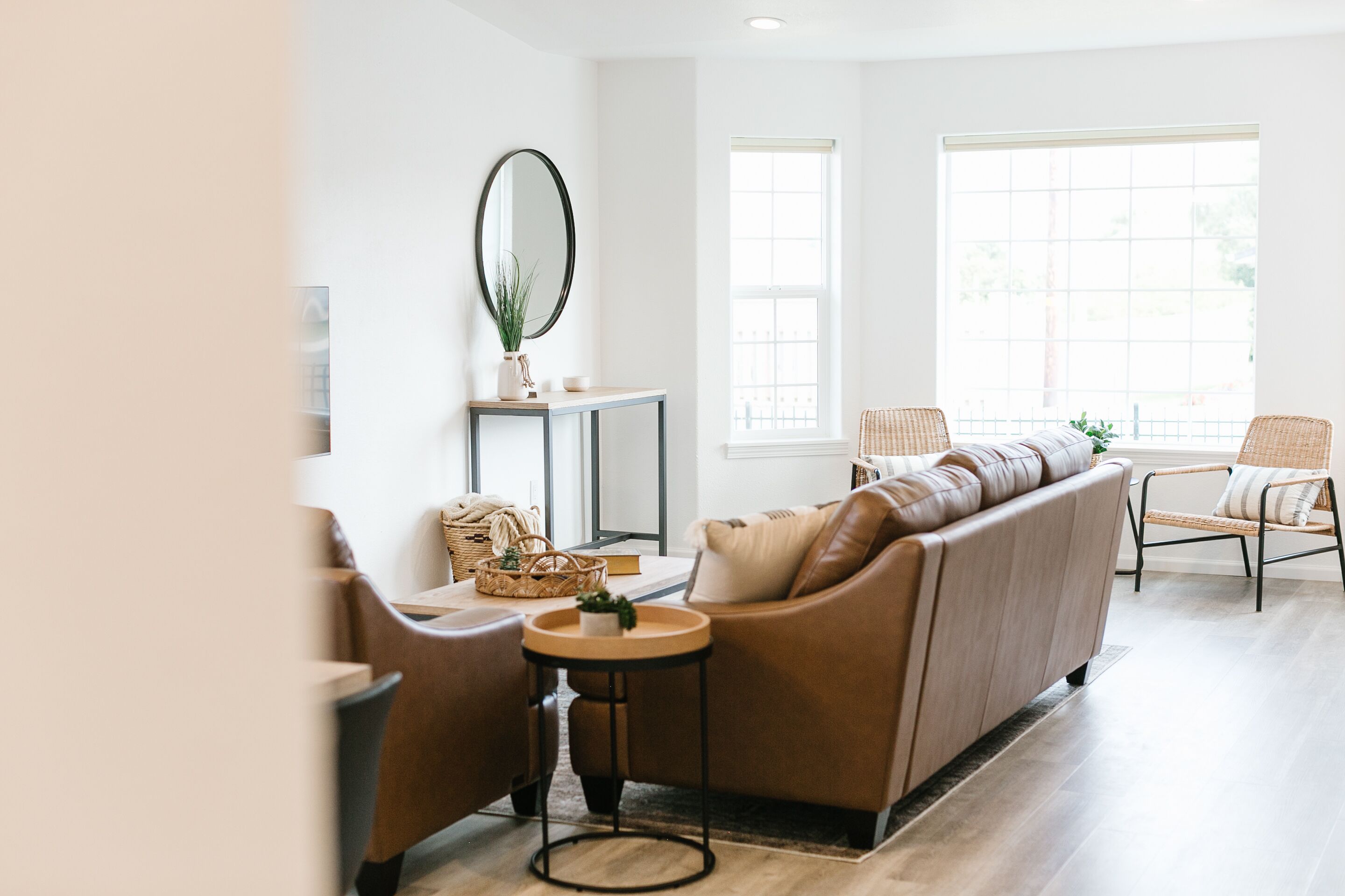 Trendy North Coast Redwoods Bungalow B, 2 Just Blocks To Stunning Ocean Sunsets!