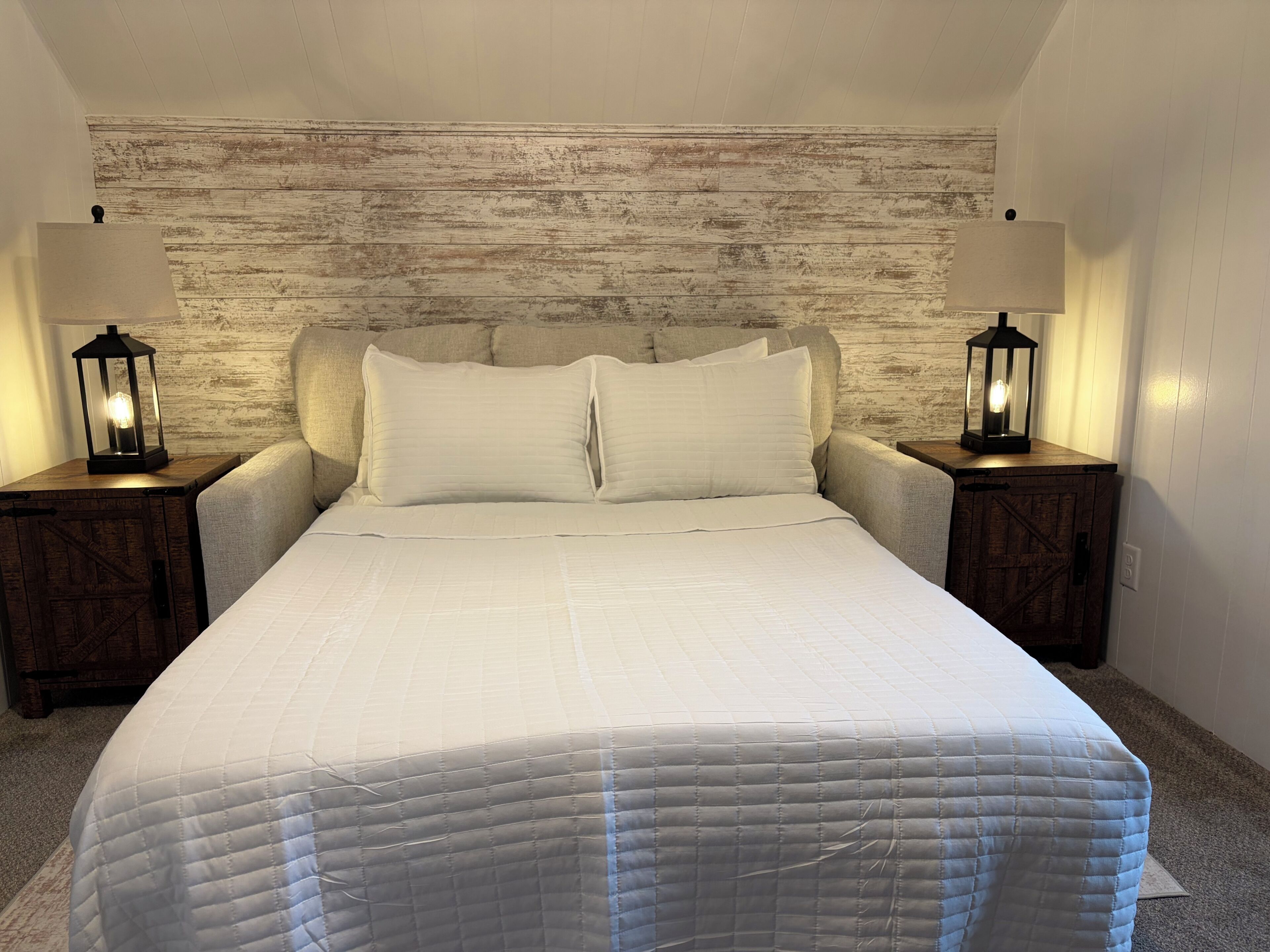 3 slaapkamers, een strijkplank/strijkijzer, gratis wifi, beddengoed